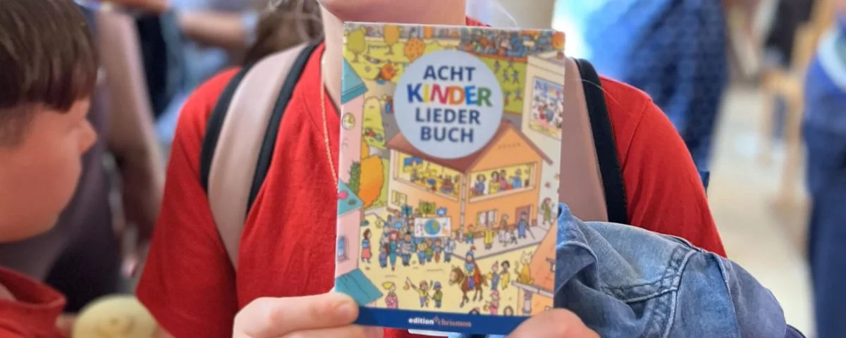 AchtKINDERliederbuch