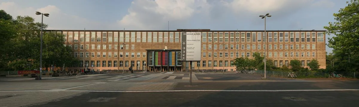 Pano-unikoeln-magnusplatz